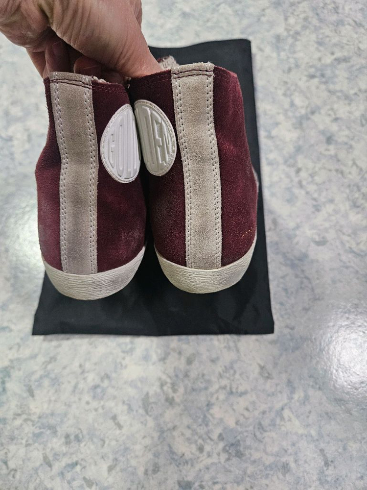 골든구스 하이탑 스니커즈 이미지