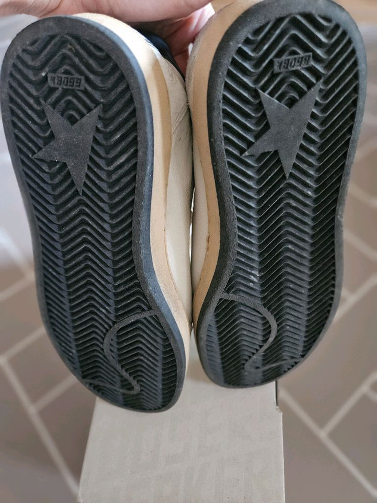 골든구스 스니커즈 이미지