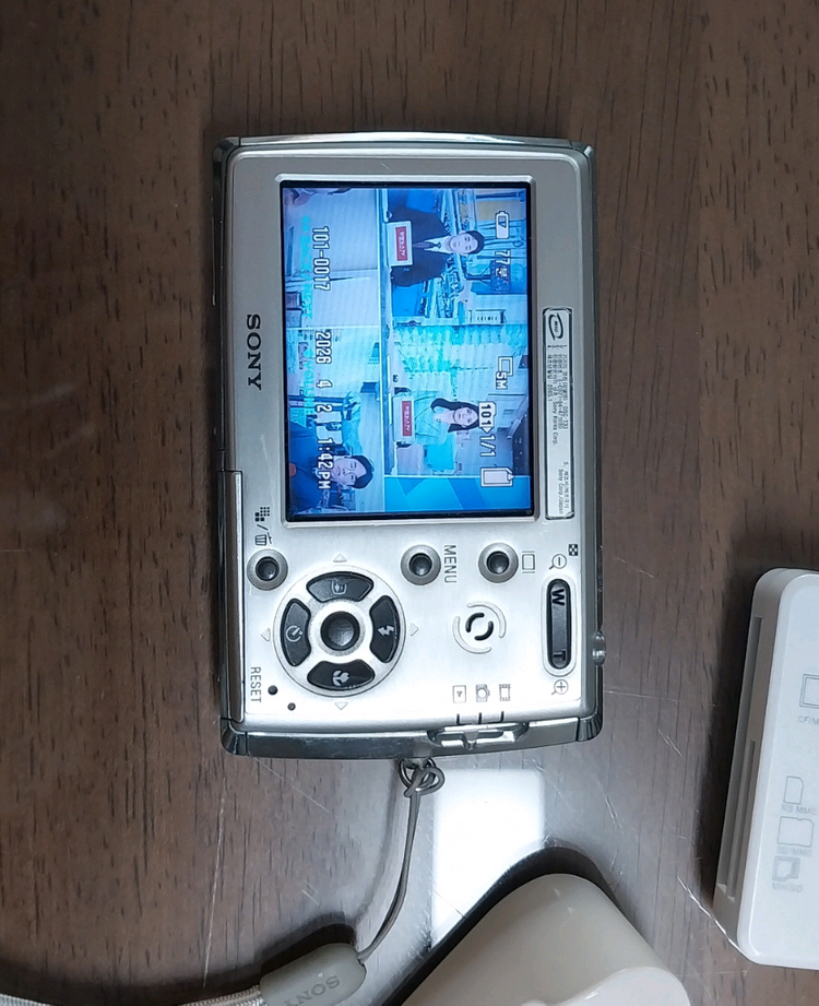 소니 DSC-T33 카메라 이미지