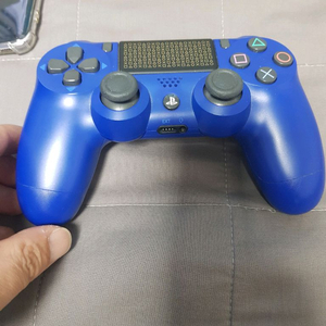 플스4 데이오브플레이 듀얼쇼크4 에디션 이미지