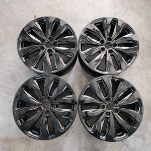 SM6 18인치 순정휠 중고휠 블랙휠 팝니다 / SM5 SM7 이미지