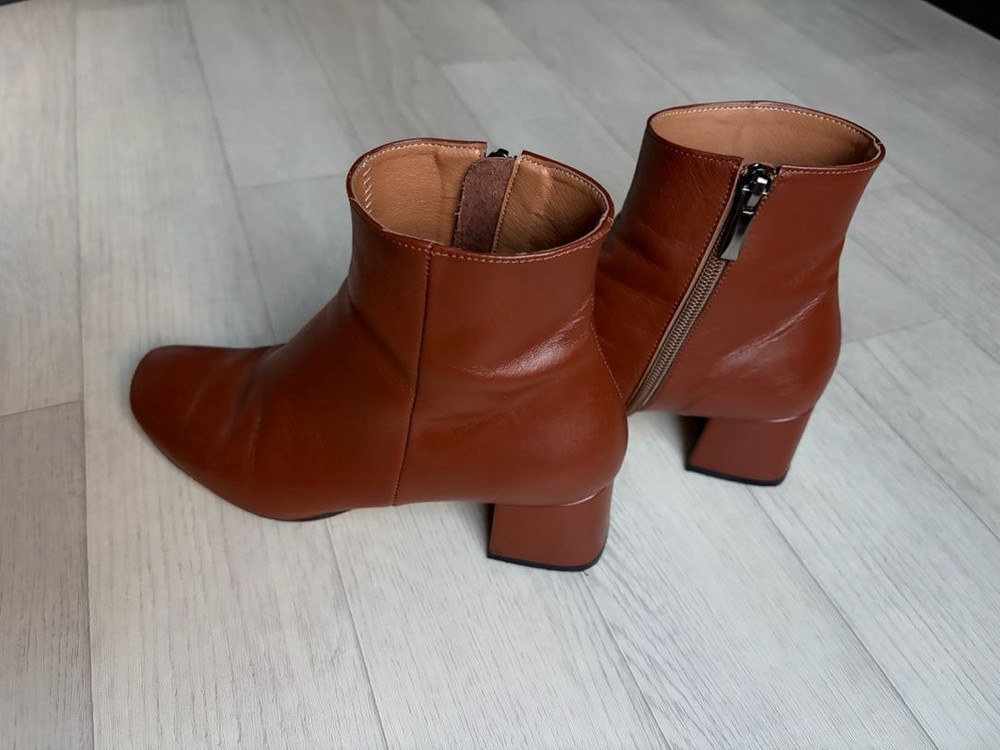 쿠에른 프라하 10 니 하이 부츠 에스프레소 235 덤 앵클부츠 이미지