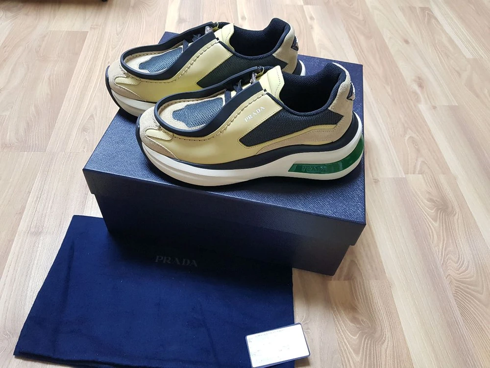 프라다 브러쉬드 바이크 스니커즈 이미지