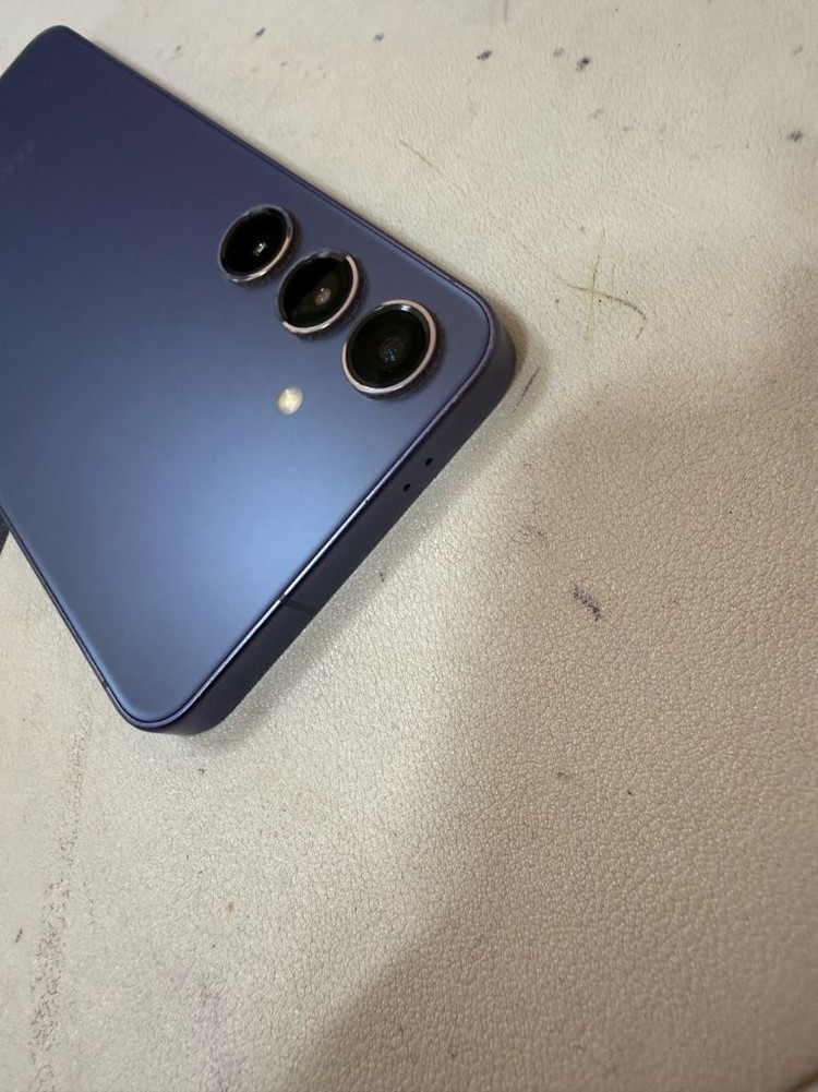 갤럭시S24 무잔상 필름케이스 충전기 증정 이미지