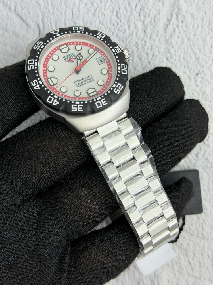 태그호이어 포뮬러 1 솔라그래프 WBY1111.BA0042 시계 팝니다. 이미지