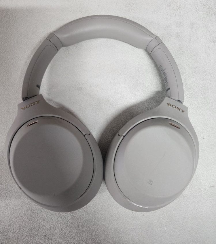 wh-1000xm4 실버색상 팔아요 이미지