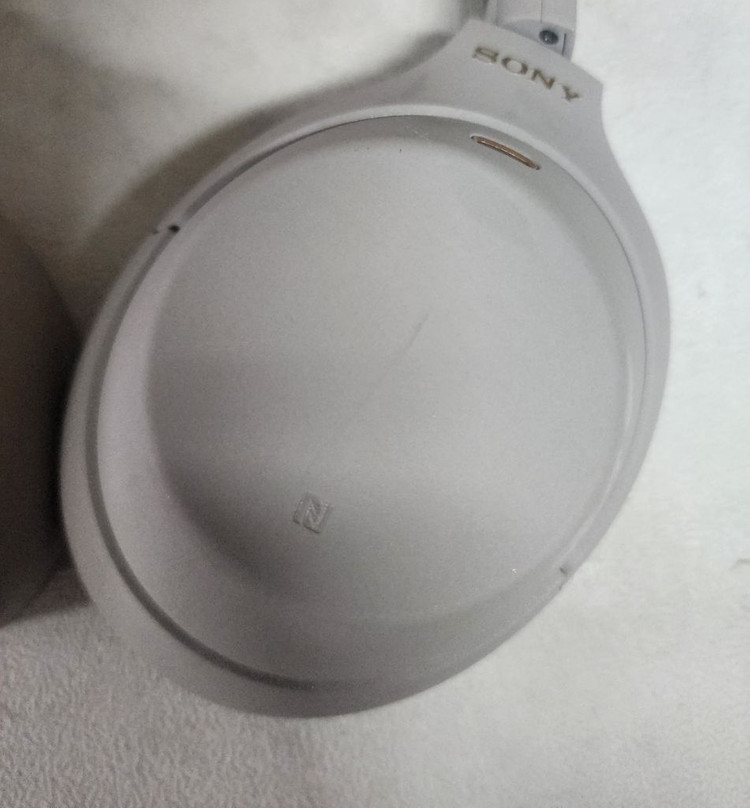 wh-1000xm4 실버색상 팔아요 이미지
