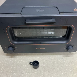 발뮤다 토스터기 이미지