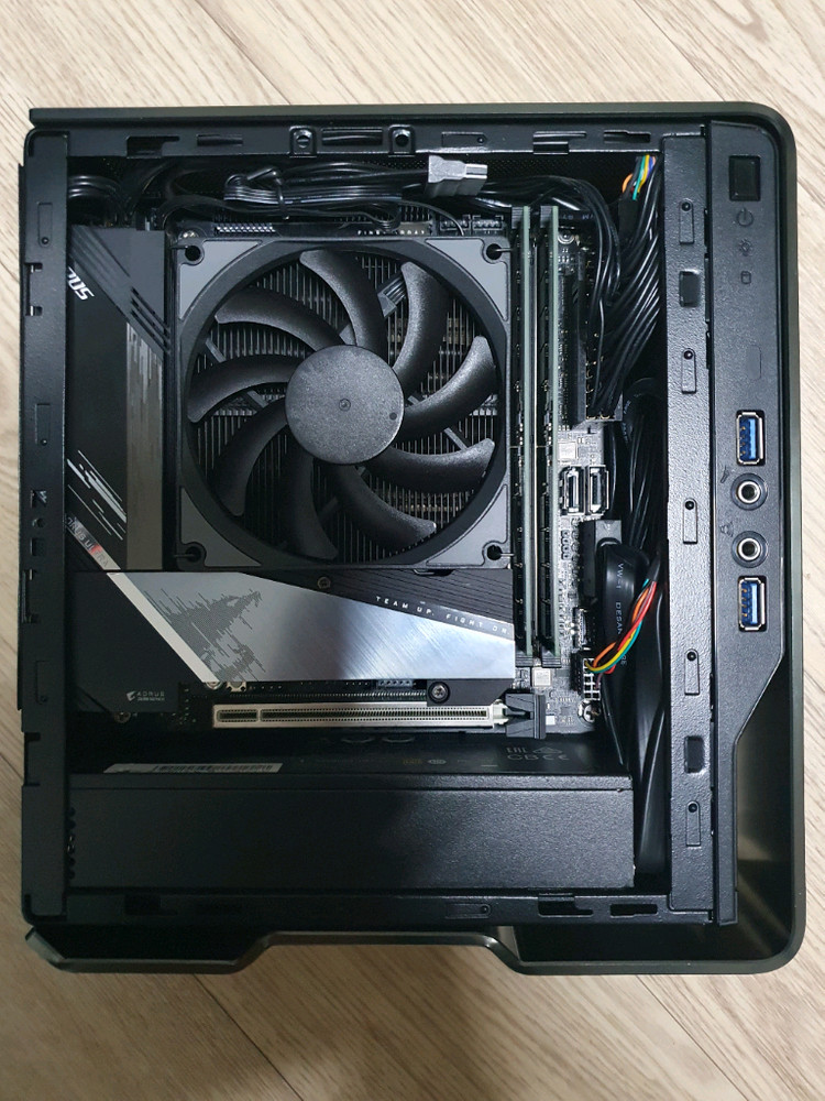 미니 ITX PC i5 13500 d5 32gb 삼성 1tb 이미지