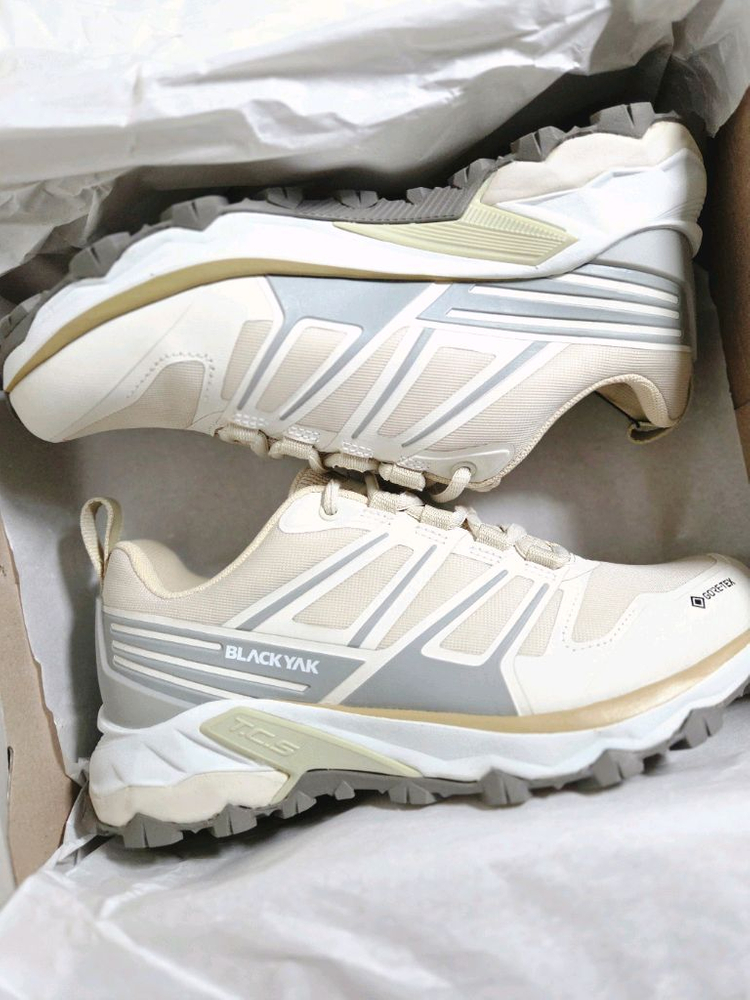 (새상품) 블랙야크 고어텍스 트레킹화 워킹화 베이지 이미지