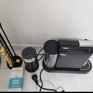 네스프레소 시티즈 d113 블랙 커피머신 + 에어로치노3 이미지