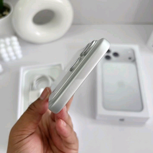 아이폰 17 프로맥스 256 기가 팔아여! 이미지