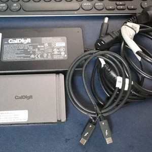 칼디짓 엘레멘트 독 썬더볼트4 이미지