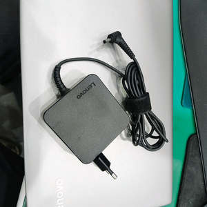 Lenovo 320s-13IKB 노트북 i7-8550U 8GB RAM 256GB SSD 이미지