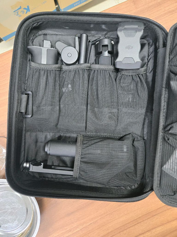 DJI RS 4 PRO COMBO (+ 인텔리전스 트랙모듈) 이미지