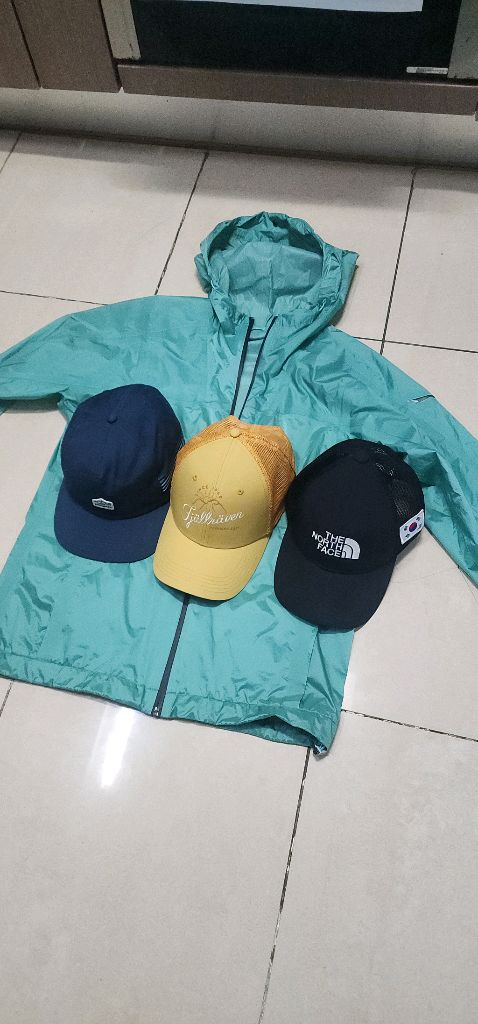 살레와 하이퍼에어 자켓 100/ 피엘라벤 메쉬모자 이미지