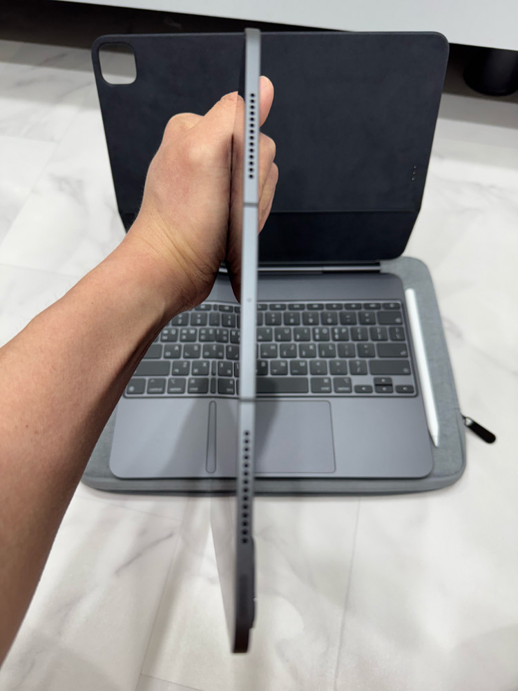 아이패드프로 13 M5 1TB 블랙 셀룰러 판매합니다 이미지