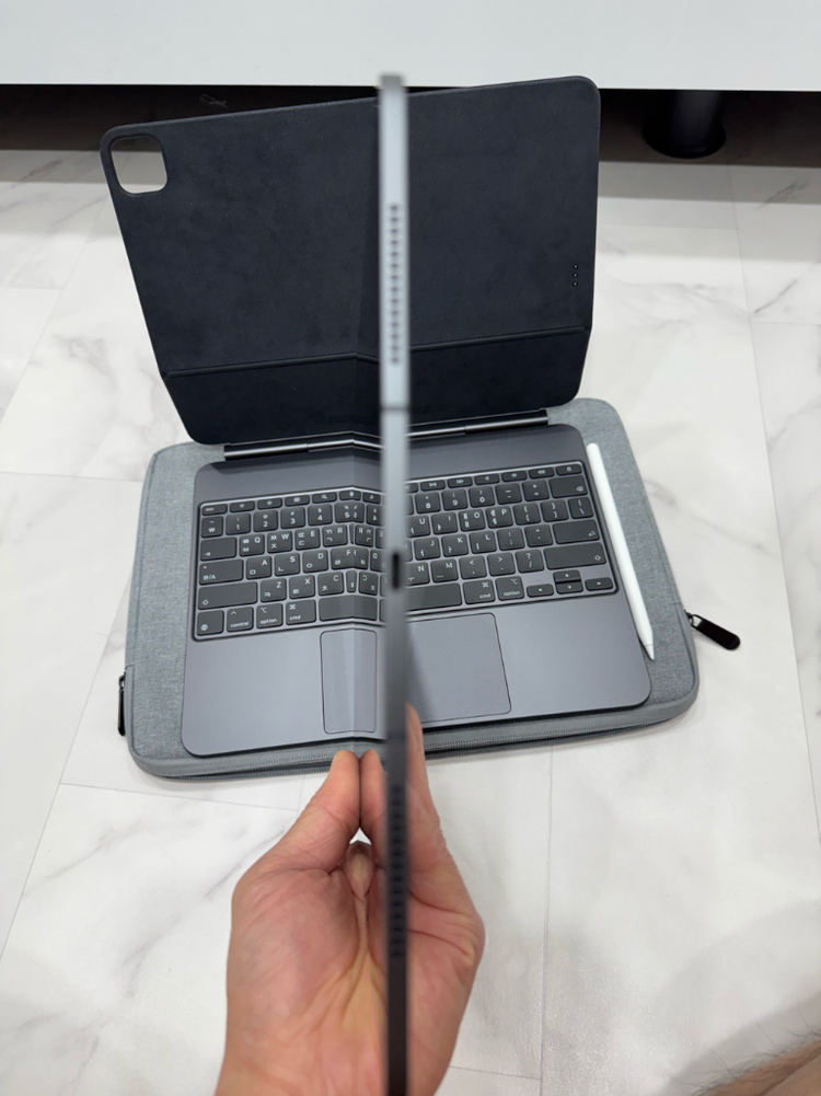 아이패드프로 13 M5 1TB 블랙 셀룰러 판매합니다 이미지