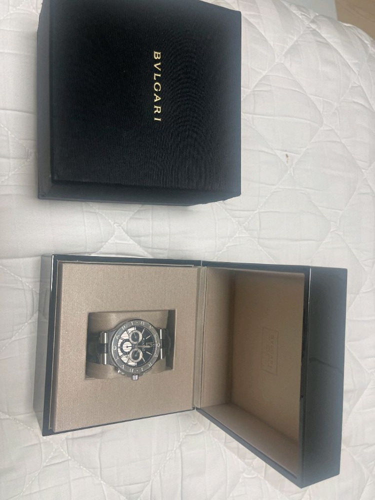 마지막 가격조정 불가리 디아고노 칼리브로 303 시계 팝니다 DG42SCH 이미지