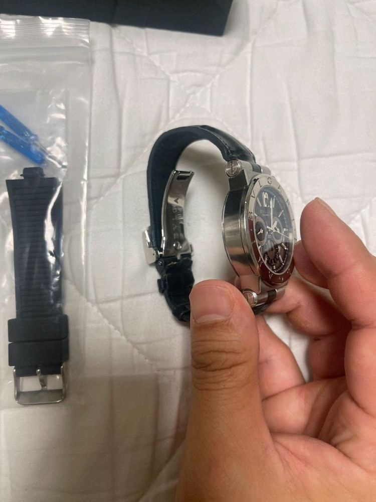 마지막 가격조정 불가리 디아고노 칼리브로 303 시계 팝니다 DG42SCH 이미지