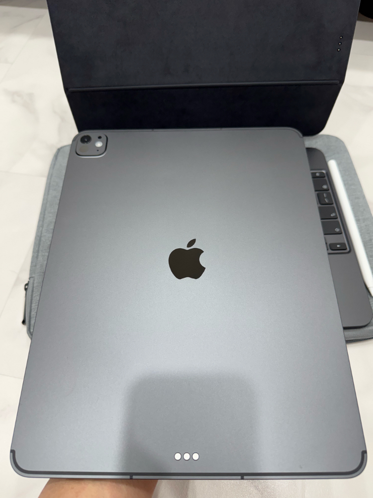 아이패드프로 13 M5 1TB 블랙 셀룰러 판매합니다 이미지