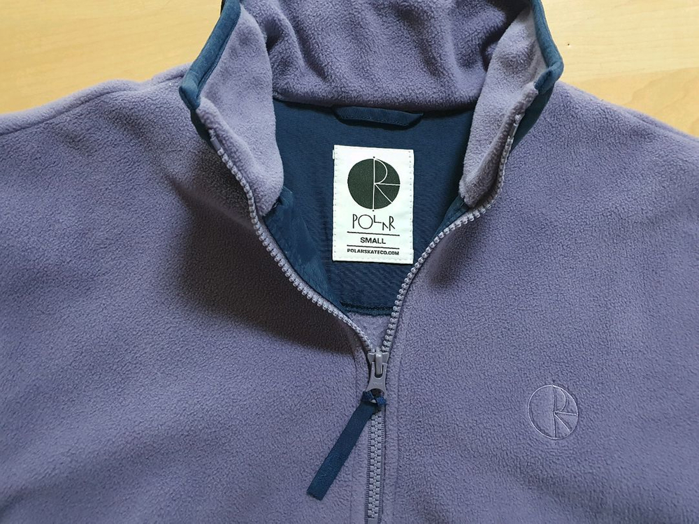 폴라스케이트 반집업 긴팔 s(95)사이즈팝니다. 이미지