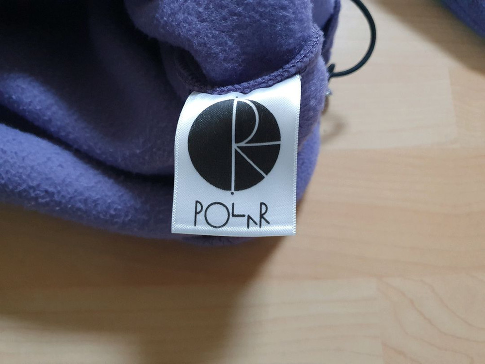 폴라스케이트 반집업 긴팔 s(95)사이즈팝니다. 이미지