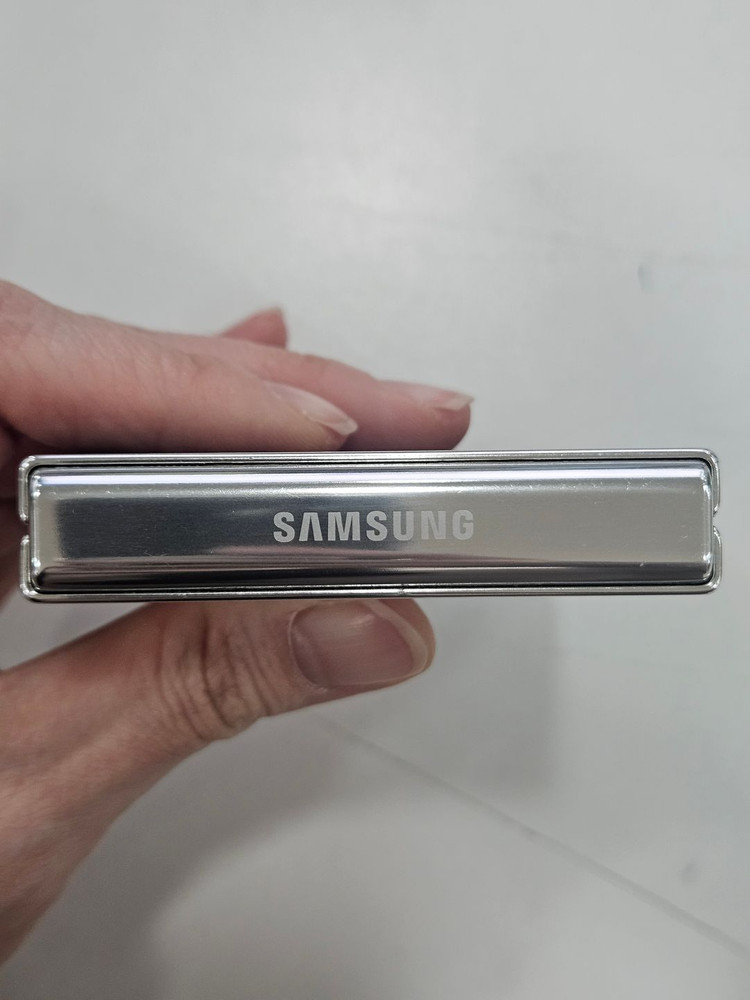 갤럭시Z플립5 256GB 화이트 가성비폰 이미지