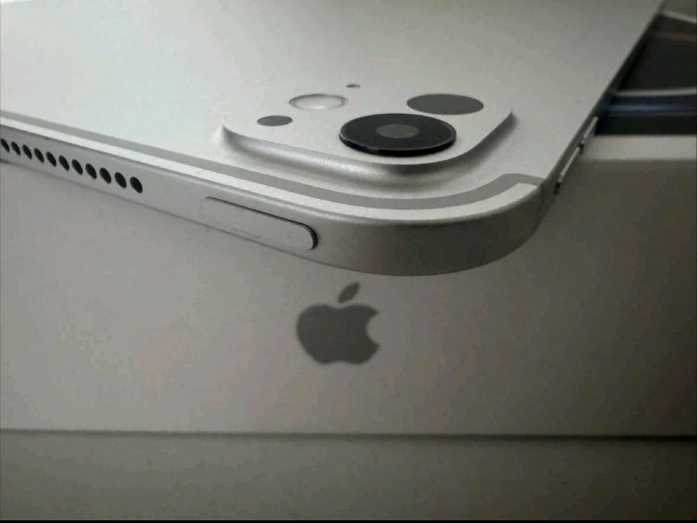 M4 아이패드 프로 13 1TB 셀룰러+WIFI &M4 매직키보드 13 & 애플펜슬 프로 이미지