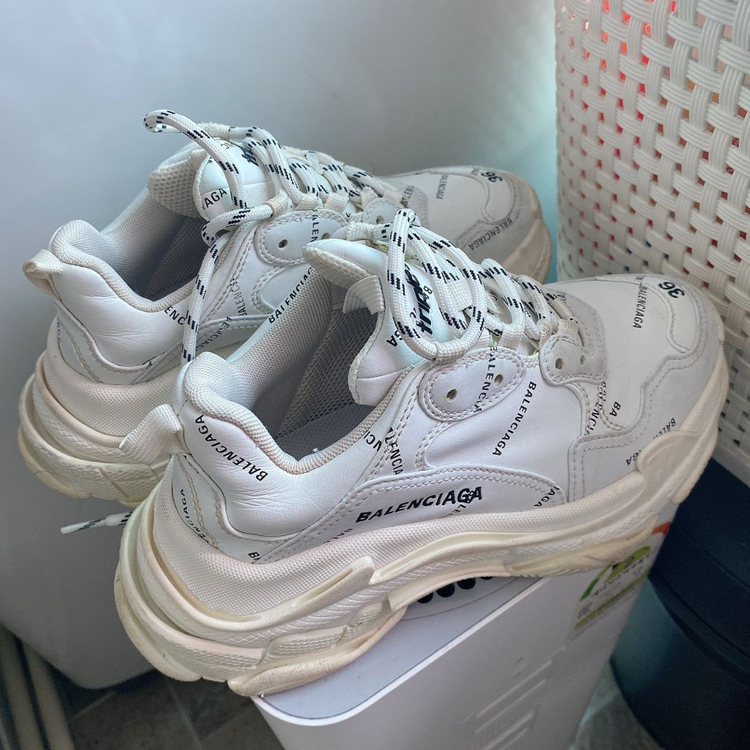 발렌시아가 트리플 S 올오버 스니커즈 36 정품 이미지