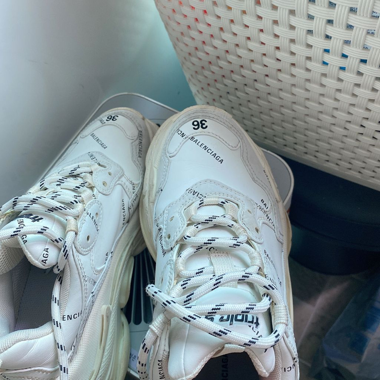 발렌시아가 트리플 S 올오버 스니커즈 36 정품 이미지