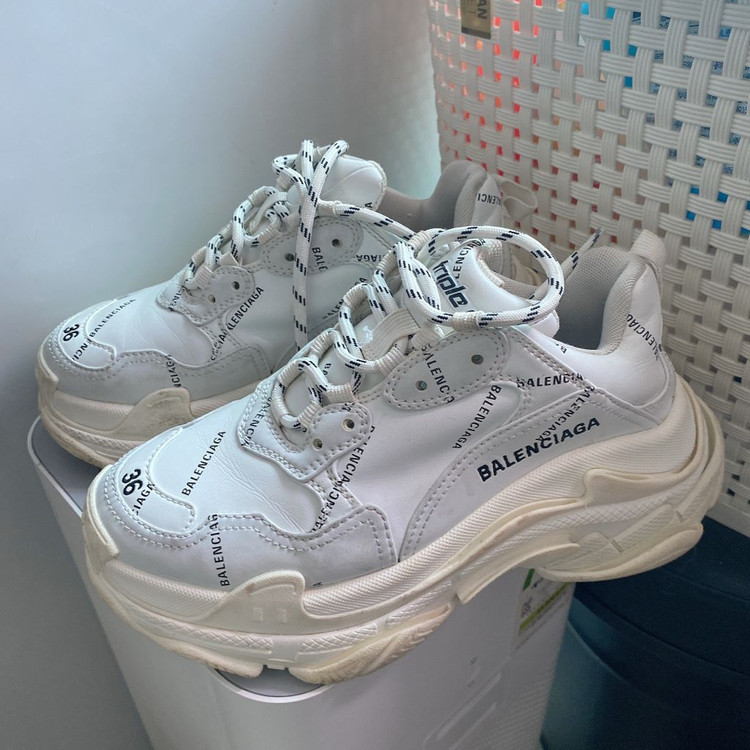 발렌시아가 트리플 S 올오버 스니커즈 36 정품 이미지