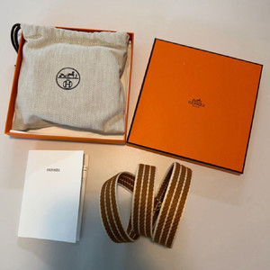 에르메스 매장구입 스트랩 새상품 85cm 인보이스포함 풀구성 정가 이하 이미지