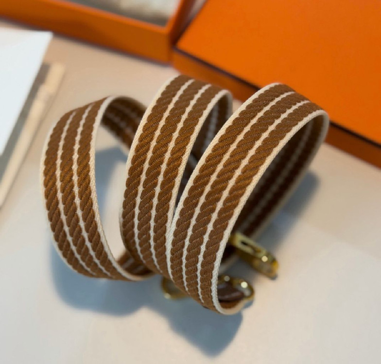 에르메스 매장구입 스트랩 새상품 85cm 인보이스포함 풀구성 정가 이하 이미지