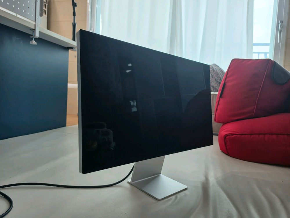 애플 스튜디오 디스플레이 이미지