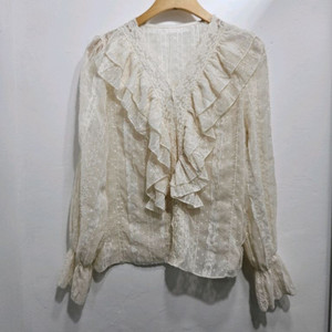 아이보리 프릴 레이스 블라우스 이미지