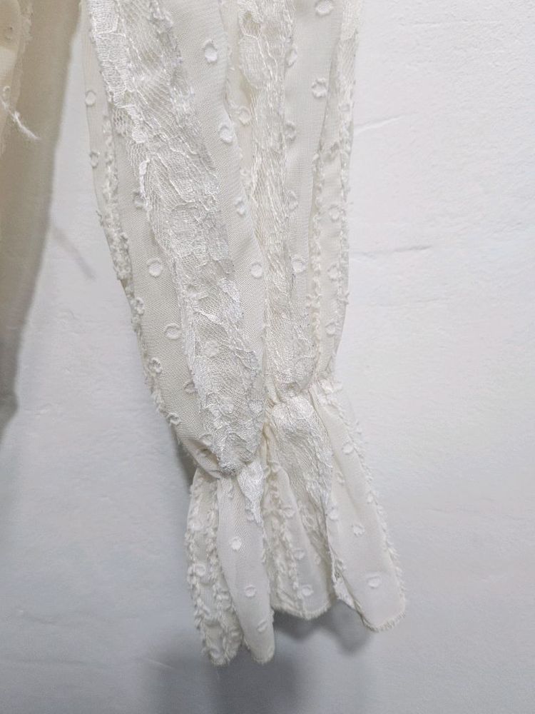아이보리 프릴 레이스 블라우스 이미지