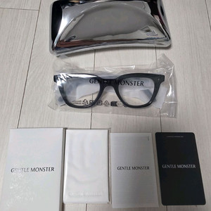 젠틀몬스터 안경 가우스01 팝니다 이미지
