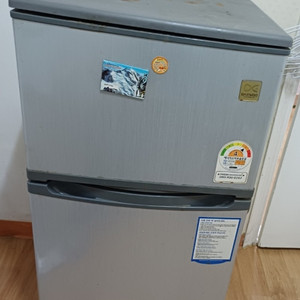 대우 85리터 소형 미니 냉장고 10만원에 판매합니다. 이미지