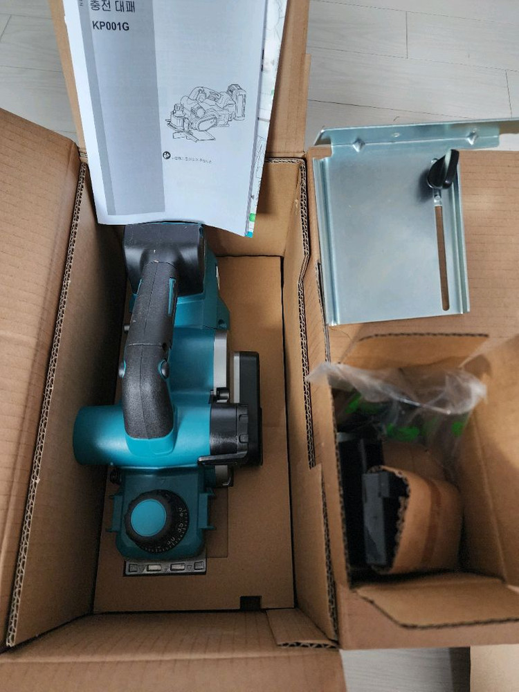 마끼다 전동대패 KP001GZ 82mm (40V) 본체만 이미지