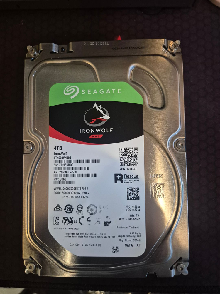 NAS용 하드디스크 4TB 2개 팝니다. 시게이트 나스웨어 . 웬디 아이언울프 플러스 이미지