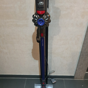 다이슨 v7무선청소기 이미지