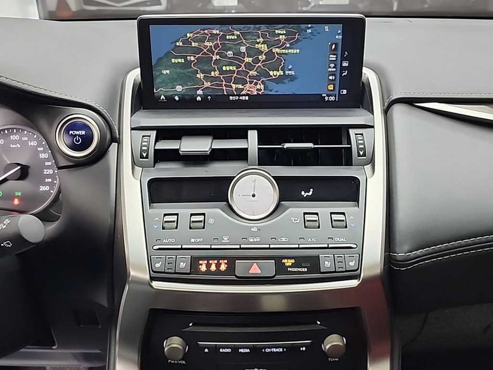렉서스 NX 300h 이그제큐티브 이미지