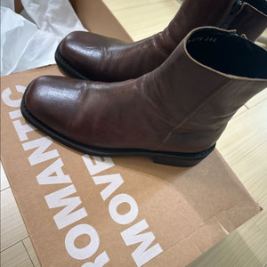 로맨틱무브 미니멀 스퀘어토 집업 부츠 R22M079 (크랙 브라운) 이미지