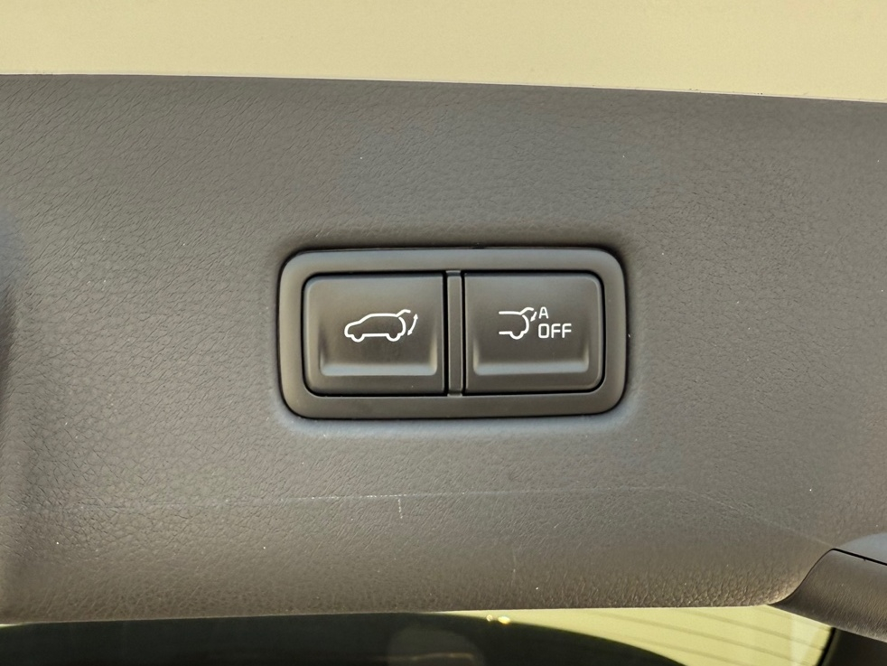 더 뉴 카니발 중고차 4세대 7인승 노블레스 24년06월 25년형 32372km 완전무사고 A급 상태입니다. 이미지