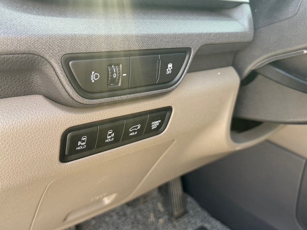 더 뉴 카니발 중고차 4세대 7인승 노블레스 24년06월 25년형 32372km 완전무사고 A급 상태입니다. 이미지