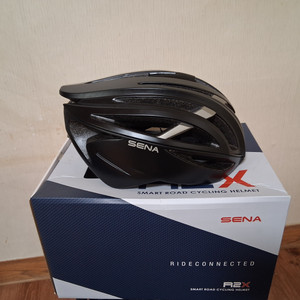 세나 R2X 블루투스 메쉬인터컴 자전거 헬멧 M 판매합니다 이미지