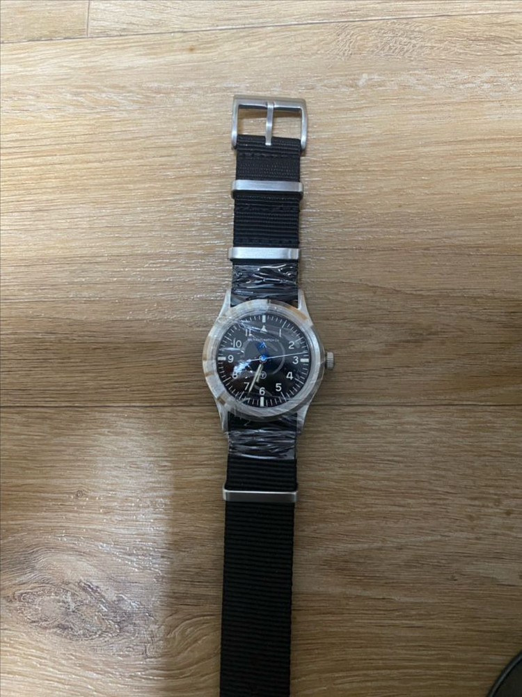 밀리타도 ML14 36mm 실리언즈 한정판 래커다이얼 사파이어 글라스 밀리터리 시계 새상품 풀박스입니다 이미지