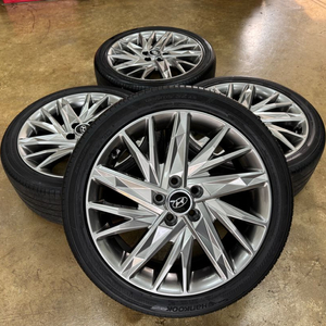 더 뉴 그랜저ig 캘리그래피 19인치 휠타이어 팝니다 이미지