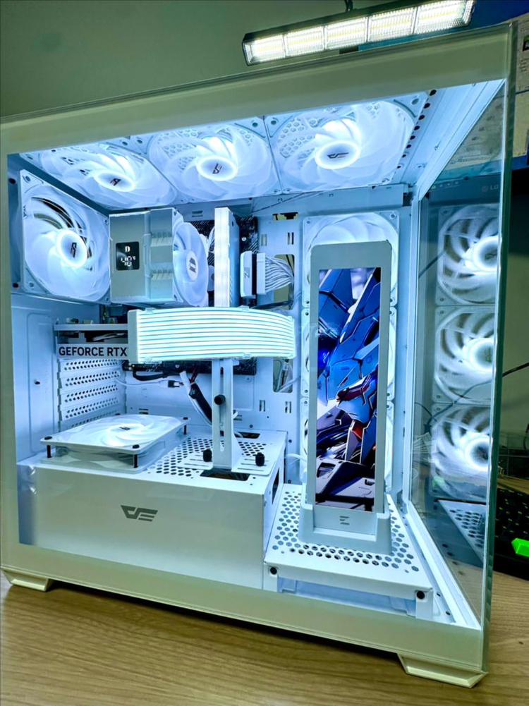 RTX 5060 새 그래픽카드 장착! 화이트 감성 게이밍 PC 완성형 이미지